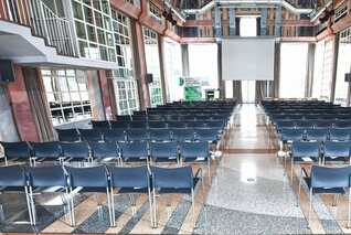 2011_09_08_Festsaal_Reihenbestuhlung_02-19_HDR