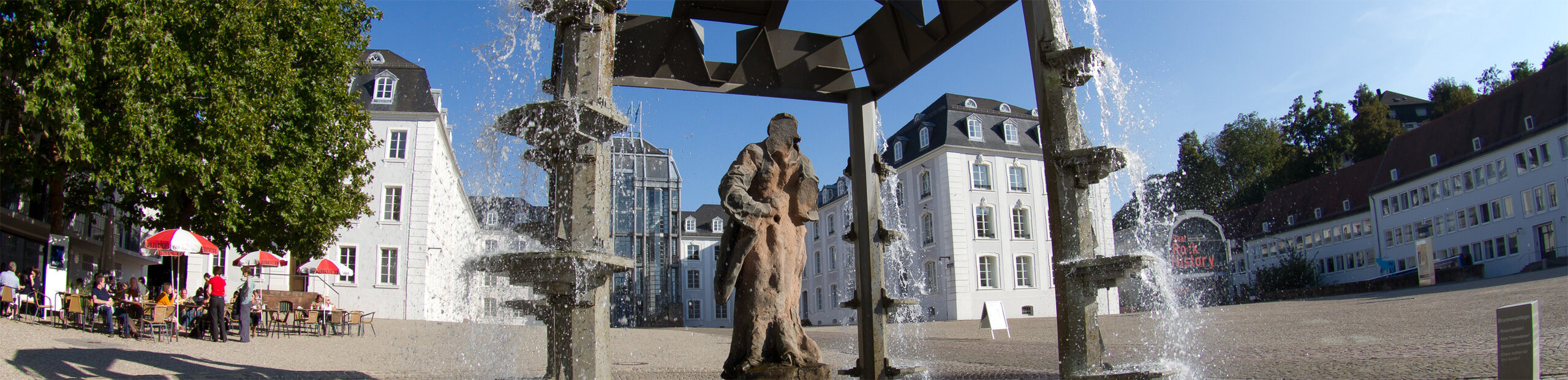 Brunnen-vor-Saarbrueker-Schloss