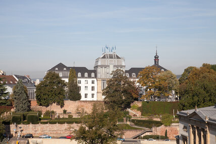 2011_09_23_schloss_Brunnen_vhs_06-22_800x533