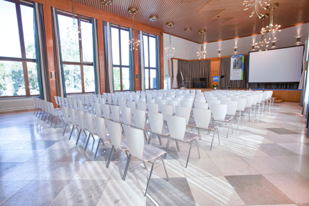 Saarbrücker Schloss Über das VHSZentrum